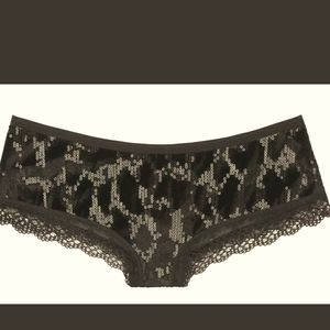 Victoria's Secret Very Sexy Cheeky Panty in Black